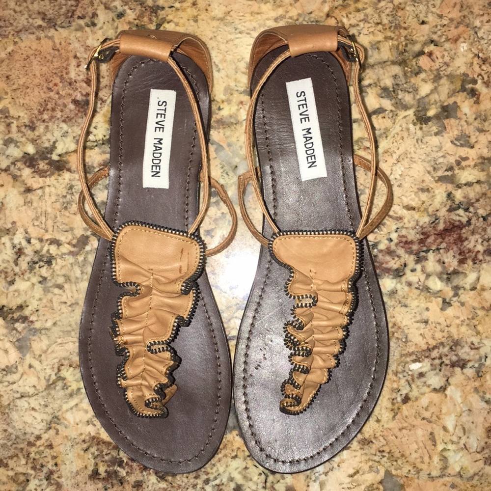 NWT Steve Madden Soya Flat Sandals